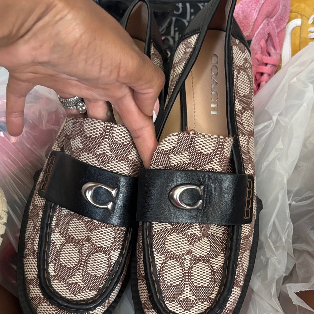 Coach Signature Pattern Loafers with Black Accent - Picture 4 of 4